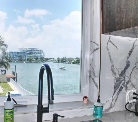 4710 Pine Tree Drive Miami Beach FL 33140