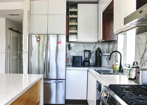 4710 Pine Tree Drive Miami Beach FL 33140