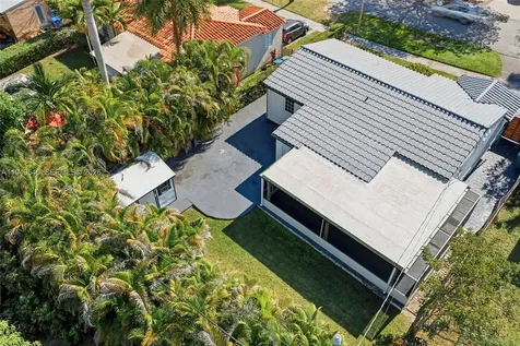 3681 SW 21st Street Miami FL 33145
