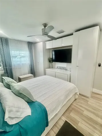 428 N Crescent Drive Hollywood FL 33021