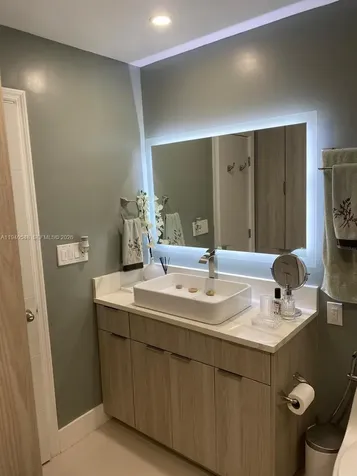428 N Crescent Drive Hollywood FL 33021