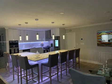 428 N Crescent Drive Hollywood FL 33021