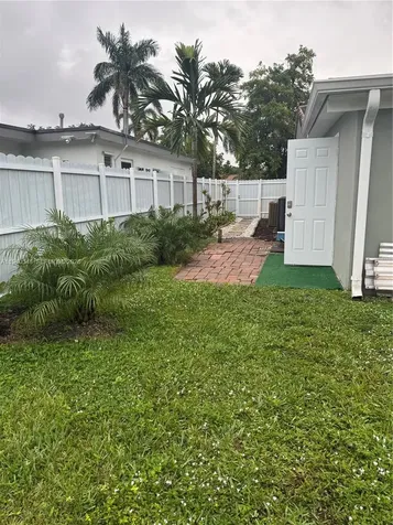 428 N Crescent Drive Hollywood FL 33021