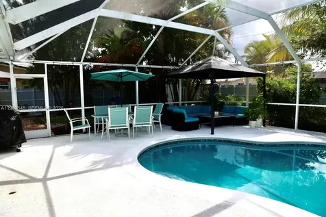 428 N Crescent Drive Hollywood FL 33021