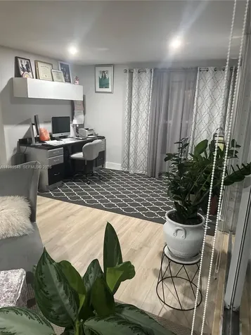 428 N Crescent Drive Hollywood FL 33021
