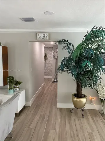428 N Crescent Drive Hollywood FL 33021