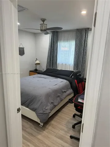 428 N Crescent Drive Hollywood FL 33021