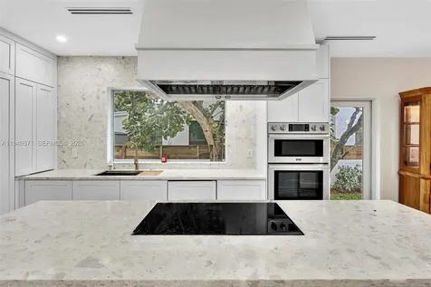 1636 SW 9th Street Miami FL 33135