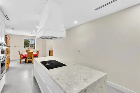 1636 SW 9th Street Miami FL 33135