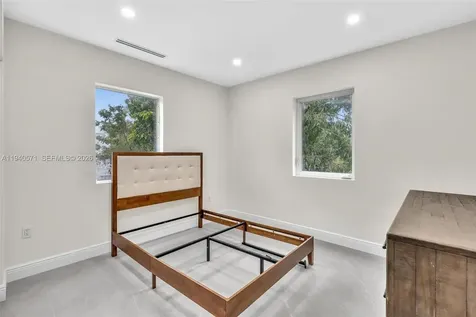 1636 SW 9th Street Miami FL 33135