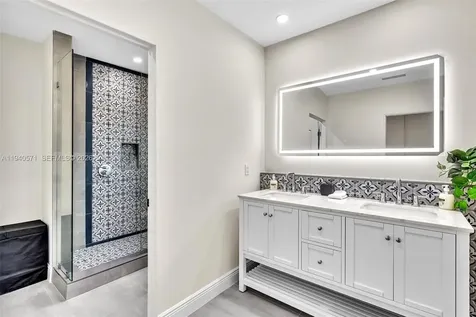 1636 SW 9th Street Miami FL 33135