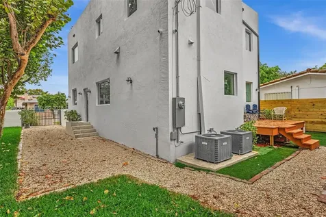 1636 SW 9th Street Miami FL 33135