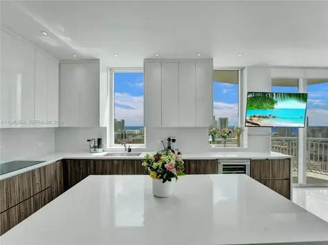1755 E Hallandale Beach Boulevard Hallandale Beach FL 33009