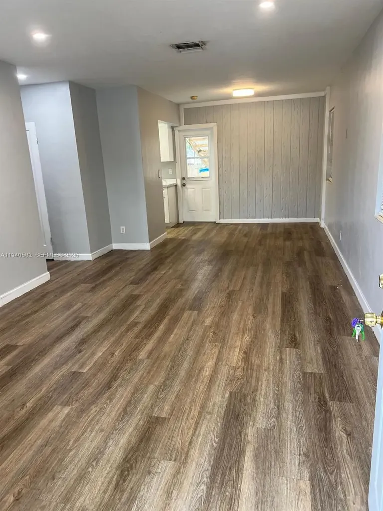 130 NE 171st Terrace Miami FL 33162