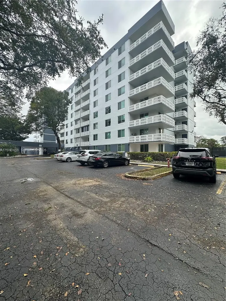 919 Hillcrest Drive Hollywood FL 33021