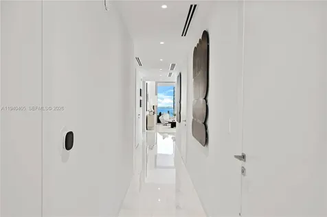300 Biscayne Blvd Way Miami FL 33131
