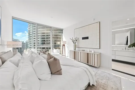 300 Biscayne Blvd Way Miami FL 33131