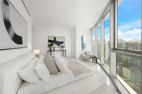 300 Biscayne Blvd Way Miami FL 33131