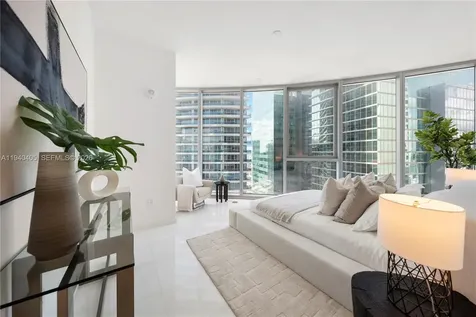 300 Biscayne Blvd Way Miami FL 33131