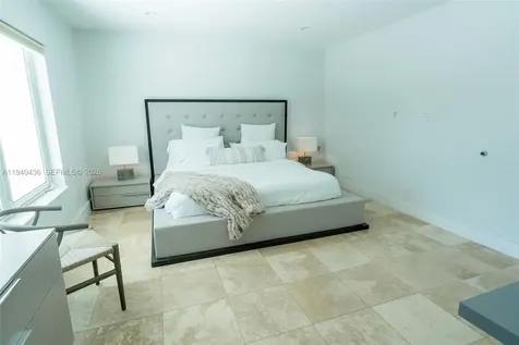 2711 NE 57th Court Fort Lauderdale FL 33308