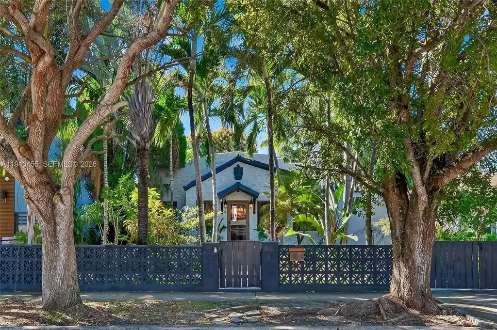 452 SW 21st Road Miami FL 33129