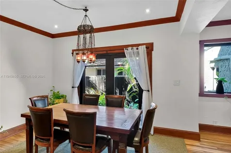 452 SW 21st Road Miami FL 33129