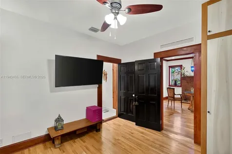 452 SW 21st Road Miami FL 33129