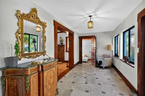 452 SW 21st Road Miami FL 33129