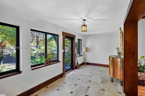 452 SW 21st Road Miami FL 33129