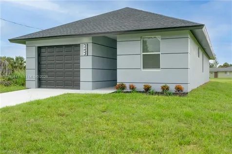 2045 Carver Avenue Fort Myers FL 33916