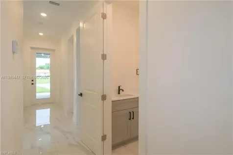2045 Carver Avenue Fort Myers FL 33916
