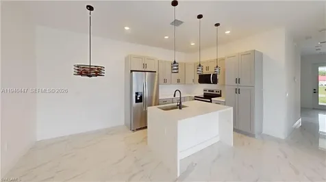 2045 Carver Avenue Fort Myers FL 33916