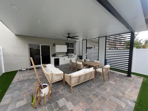 1842 SE 7th Terrace Homestead FL 33034