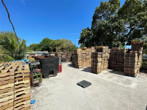 3021 NW 54th Street Miami FL 33142