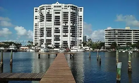 2675 S Parkview Drive Hallandale Beach FL 33009
