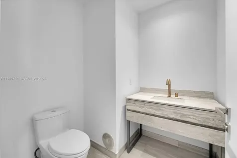 18975 Collins Avenue Sunny Isles Beach FL 33160