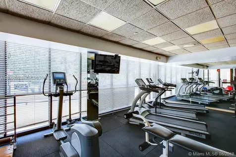 2555 Collins Avenue Miami Beach FL 33140