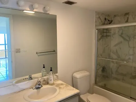 2555 Collins Avenue Miami Beach FL 33140