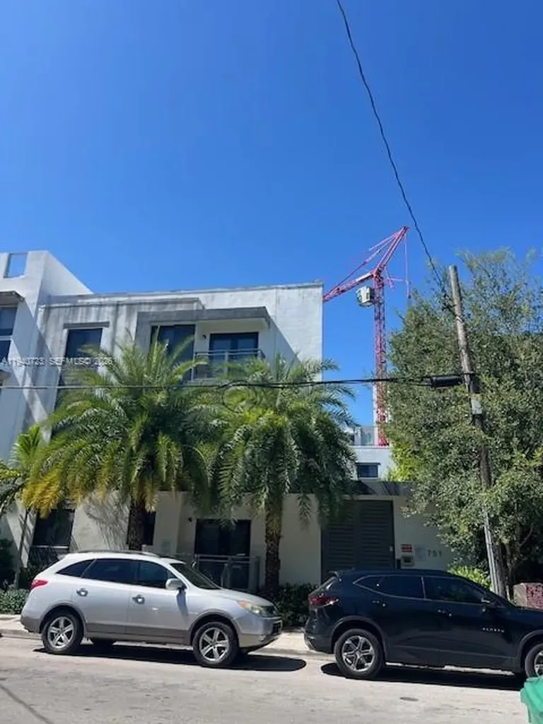 751 NW 1st Street Miami FL 33128