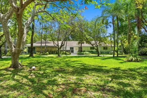 12365 SW 60th Court Pinecrest FL 33156