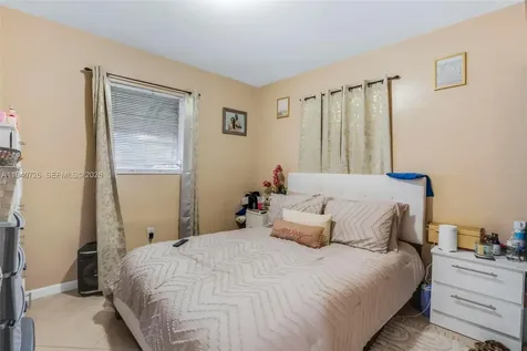4441 SW 33rd Drive West Park FL 33023