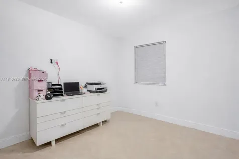 4441 SW 33rd Drive West Park FL 33023