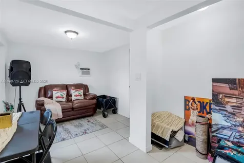 4441 SW 33rd Drive West Park FL 33023