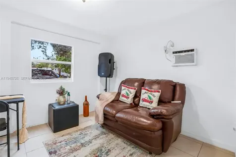 4441 SW 33rd Drive West Park FL 33023