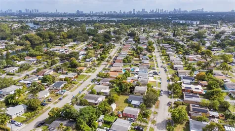 4441 SW 33rd Drive West Park FL 33023