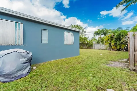 4441 SW 33rd Drive West Park FL 33023