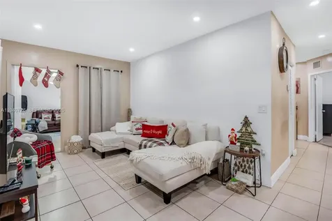 4441 SW 33rd Drive West Park FL 33023