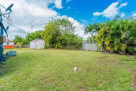 4441 SW 33rd Drive West Park FL 33023