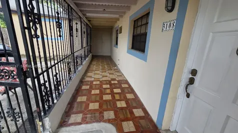 3108 NW 29th Street Miami FL 33142