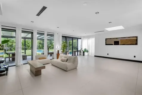 9015 NE 10th Avenue Miami FL 33138